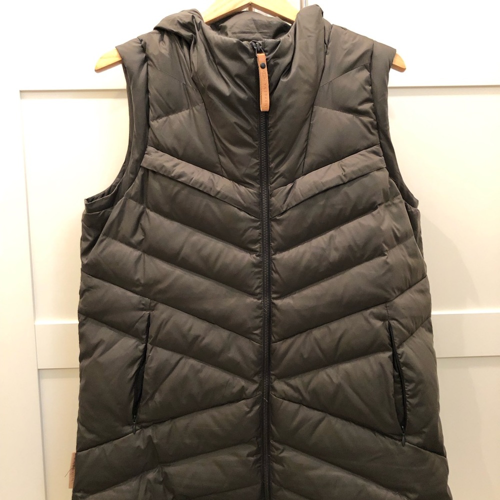 Indygena (now known as Indyeva) long down vest